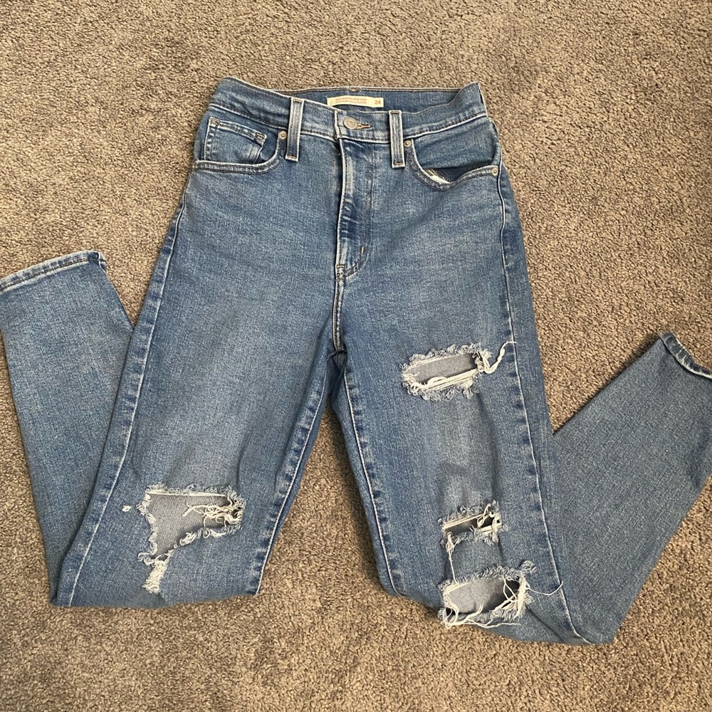 Levi’s Mom Jeans